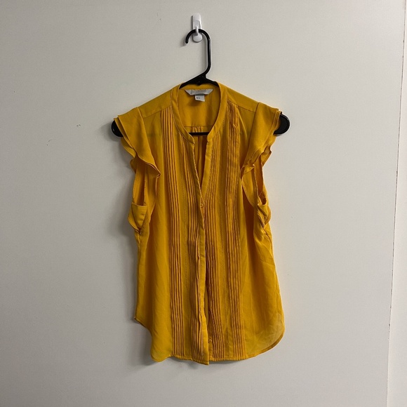 H&M Ruffly Yellow Business Casual Top - Picture 1 of 3